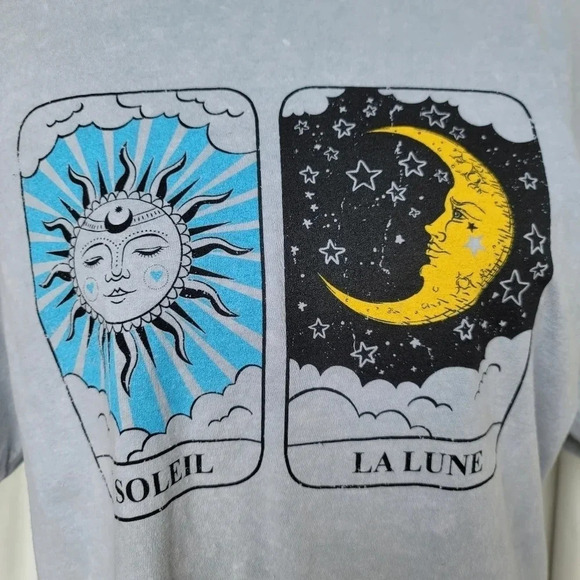 ACEMI WOMEN'S LIGHT BLUE CROPPED TEE SIZE LARGE SUN MOON SHORT SLEVE T-SHIRT - Picture 4 of 8